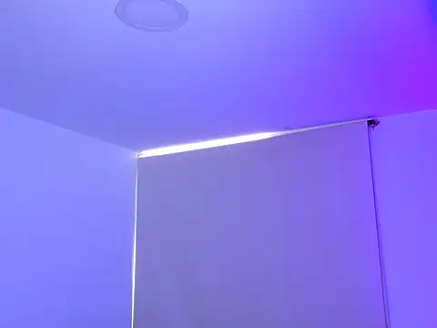 Snapshot of eross_chipre_ chatting on 11.15.25 eross chipre online show from 11.15.25