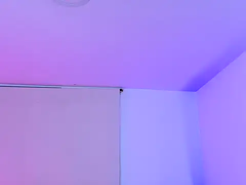 Snapshot of eross_chipre_ chatting on 11.20.25 eross chipre online show from 11.20.25