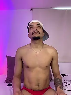 Snapshot of eross_chipre_ chatting on 12.02.25 eross chipre online show from 12.02.25