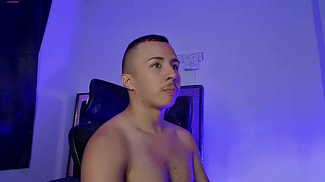 Snapshot of Donathoo1 chatting on 02.13.26 Donathoo1 online show from 02.13.26