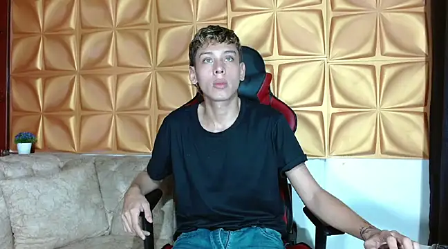 Snapshot of Noahoconor chatting on 02.20.25 Noahoconor online show from 02.20.25