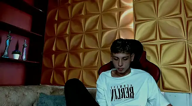 Snapshot of Noahoconor chatting on 02.27.25 Noahoconor online show from 02.27.25