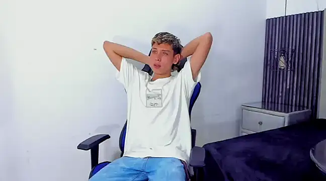 Snapshot of Noahoconor chatting on 03.04.25 Noahoconor online show from 03.04.25