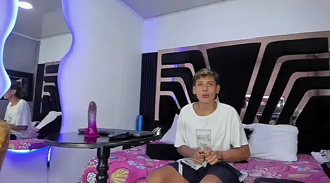 Snapshot of Noahoconor chatting on 03.05.25 Noahoconor online show from 03.05.25