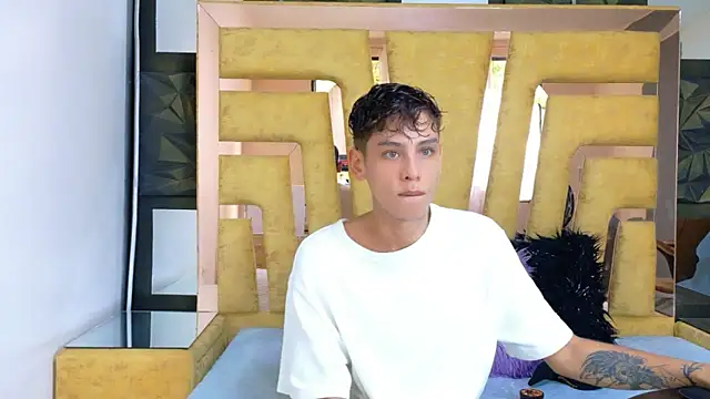 Snapshot of Noahoconor chatting on 09.16.25 Noahoconor online show from 09.16.25