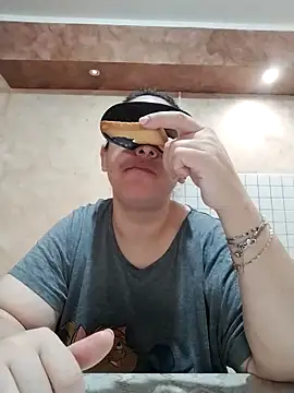 Dolcecurvy online show from 10.25.25