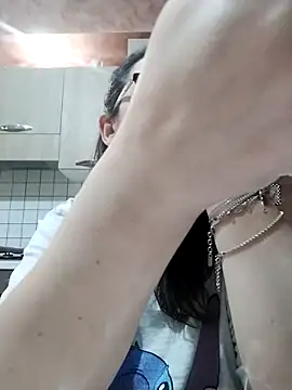 Dolcecurvy online show from 10.25.25