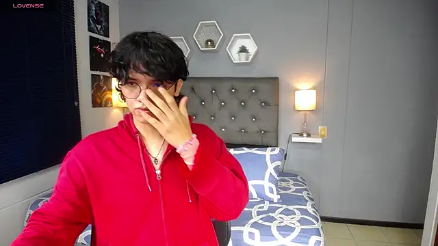 Snapshot of cheryl_bohareal chatting on 02.22.25 cheryl bohareal online show from 02.22.25