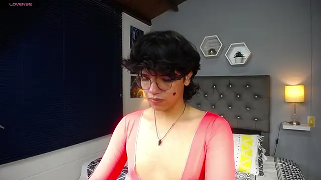 Snapshot of cheryl_bohareal chatting on 02.25.25 cheryl bohareal online show from 02.25.25