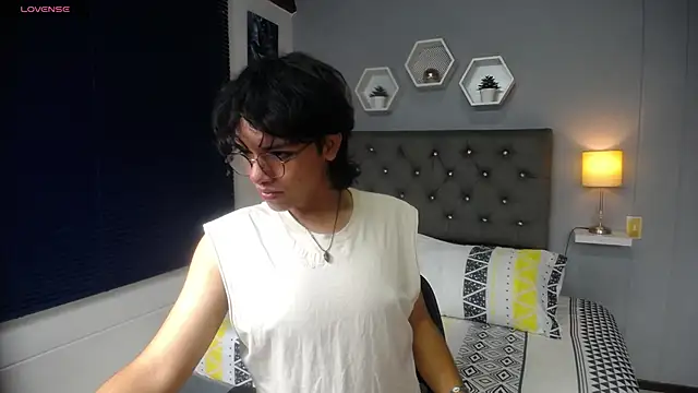 Snapshot of cheryl_bohareal chatting on 02.27.25 cheryl bohareal online show from 02.27.25