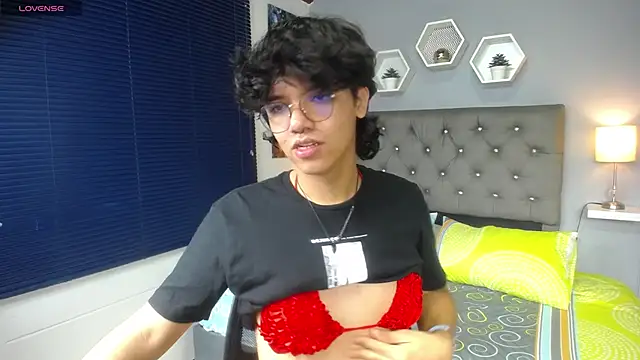 Snapshot of cheryl_bohareal chatting on 03.04.25 cheryl bohareal online show from 03.04.25