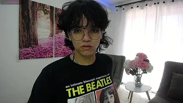 Snapshot of cheryl_bohareal chatting on 03.12.25 cheryl bohareal online show from 03.12.25