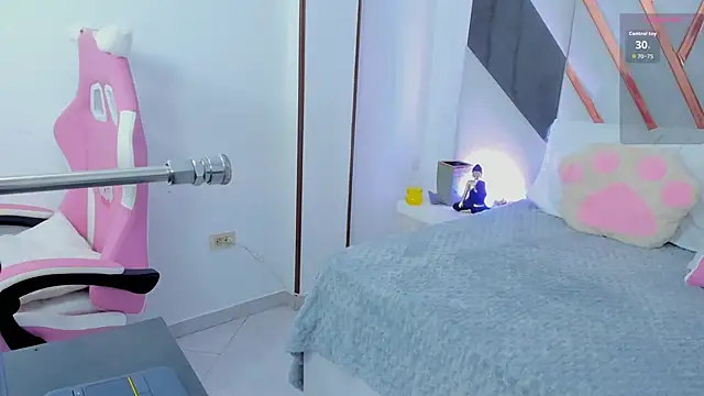 Snapshot of cutie_sarax1 chatting on 10.26.25 cutie sarax1 online show from 10.26.25