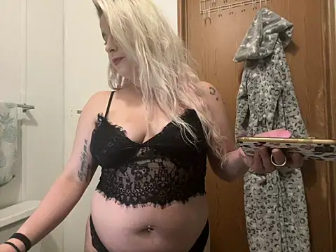 sexylilb17 online show from 03.18.25