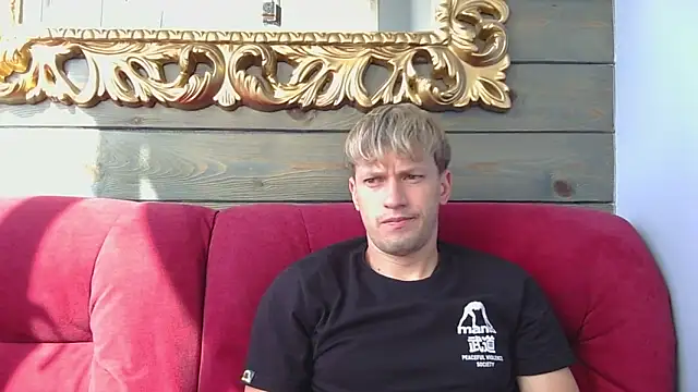 Snapshot of frama666 chatting on 09.17.25 frama666 online show from 09.17.25