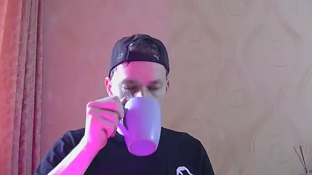 Snapshot of frama666 chatting on 11.25.25 frama666 online show from 11.25.25