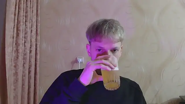 Snapshot of frama666 chatting on 02.11.26 frama666 online show from 02.11.26