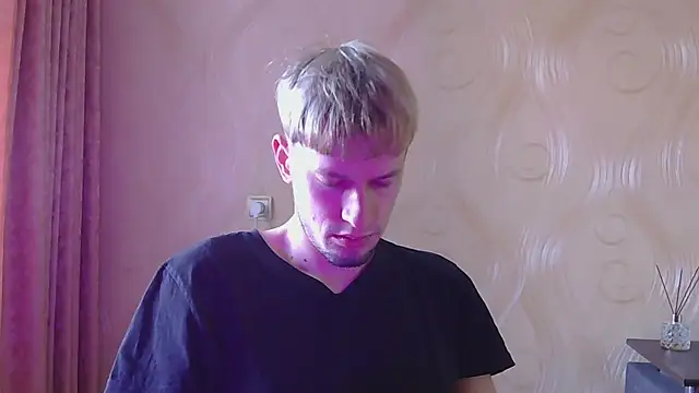 Snapshot of frama666 chatting on 02.19.26 frama666 online show from 02.19.26