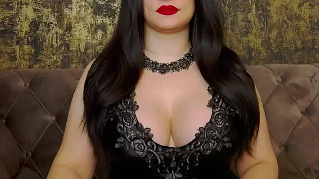 Snapshot of MistressAmberCrost chatting on 09.11.25 MistressAmberCrost online show from 09.11.25