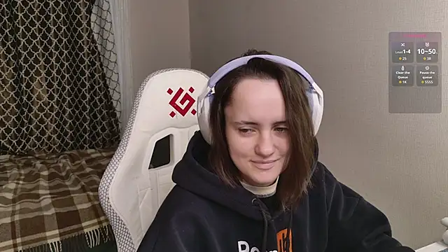 Snapshot of Luna_Loveee chatting on 09.18.25 Luna Loveee online show from 09.18.25