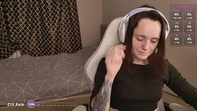 Luna Loveee online show from 02.07.26