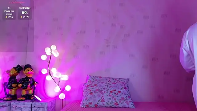 innocenthazel online show from 04.17.26