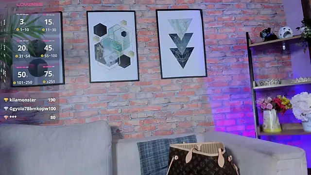 Snapshot of Lucia_Brown_ chatting on 09.15.25 Lucia Brown online show from 09.15.25