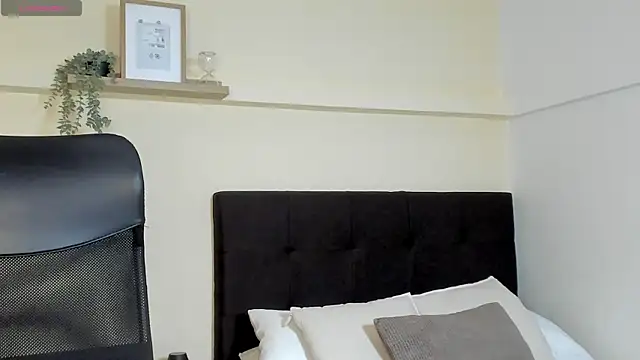 Lucia Brown  online show from 07.22.26