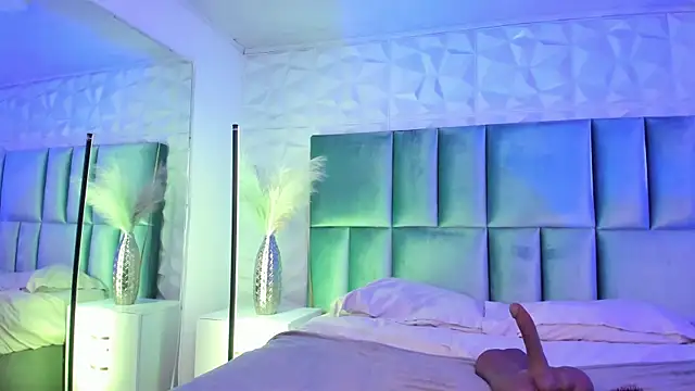 Selene bennet online show from 04.15.26