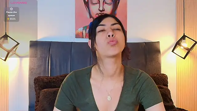 Cassie bloom online show from 11.21.25