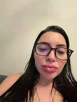 Mia Splash online show from 02.21.26