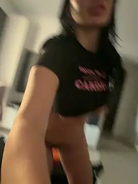 Mia Splash online show from 03.12.26