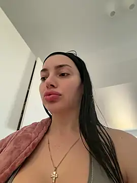 Mia Splash online show from 03.13.26