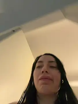 Mia Splash online show from 03.18.26