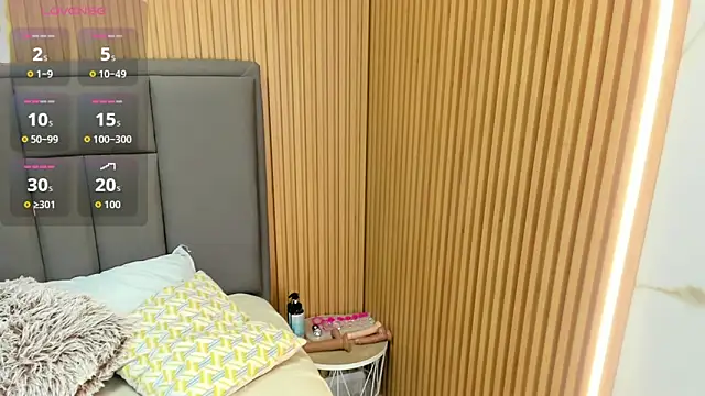 Snapshot of MEGANZARICK chatting on 11.29.25 MEGANZARICK online show from 11.29.25