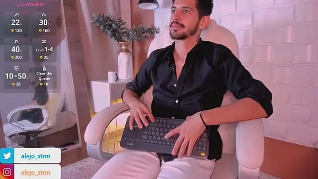 Snapshot of AlejandroStormm chatting on 03.20.25 AlejandroStormm online show from 03.20.25