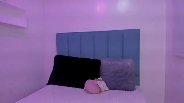 Anniie  Evans online show from 09.27.25