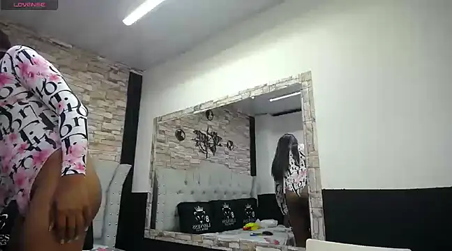 Snapshot of miha_sex91 chatting on 03.01.25 miha sex91 online show from 03.01.25