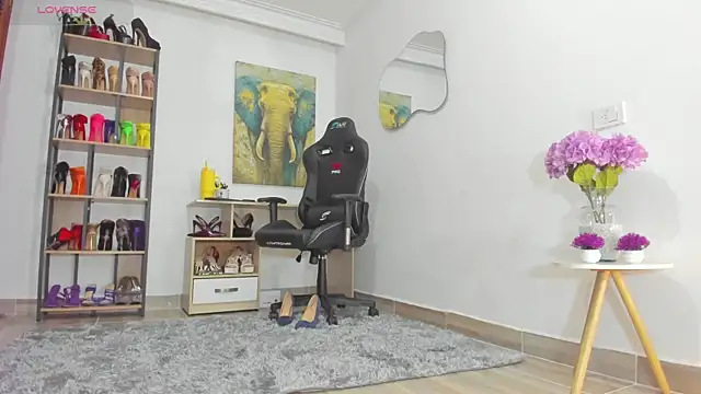 Snapshot of Camillevegas chatting on 11.27.25 Camillevegas online show from 11.27.25