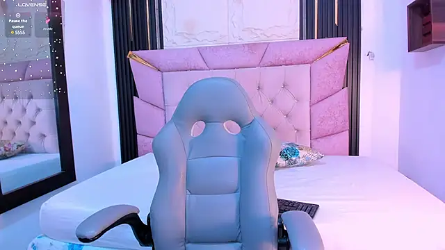 Emma lorense22 online show from 02.24.25