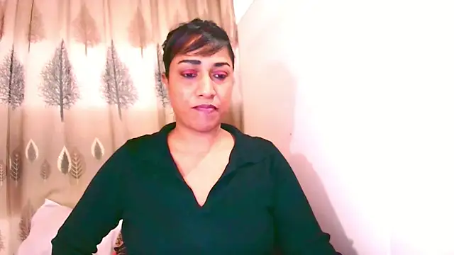 Snapshot of Indian_Erotic69 chatting on 06.08.26 Indian Erotic69 online show from 06.08.26