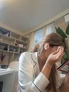 Bella Posh online show from 01.10.26