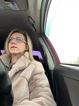 Lusi Luxary online show from 03.11.25