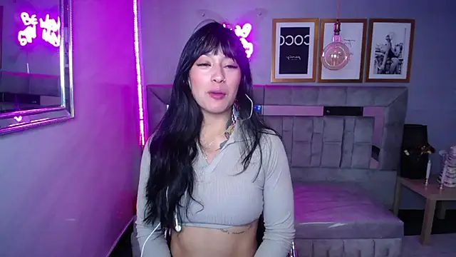 Snapshot of Isabella_Collen_v chatting on 03.18.25 Isabella Collen v online show from 03.18.25