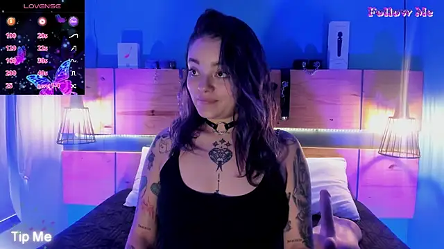 Snapshot of ChloeAllennn chatting on 11.24.25 ChloeAllennn online show from 11.24.25