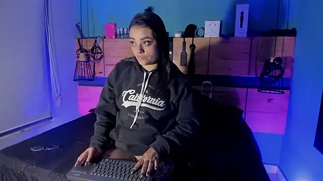 ChloeAllennn online show from 04.13.26