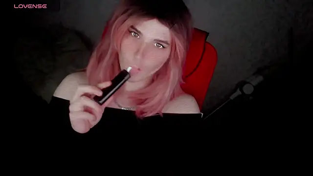 Snapshot of hellenspellman chatting on 11.28.25 hellenspellman online show from 11.28.25