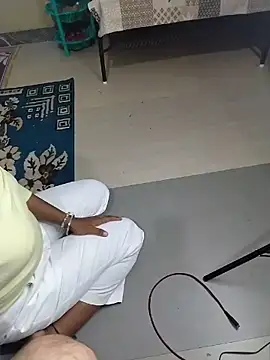Snapshot of rahulkajuuu0909 chatting on 05.17.26 rahulkajuuu0909 online show from 05.17.26