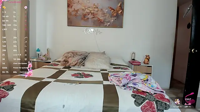 Snapshot of jessyegoldenn chatting on 03.17.25 jessyegoldenn online show from 03.17.25