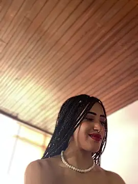 MichelleDiaz Pink online show from 02.23.25